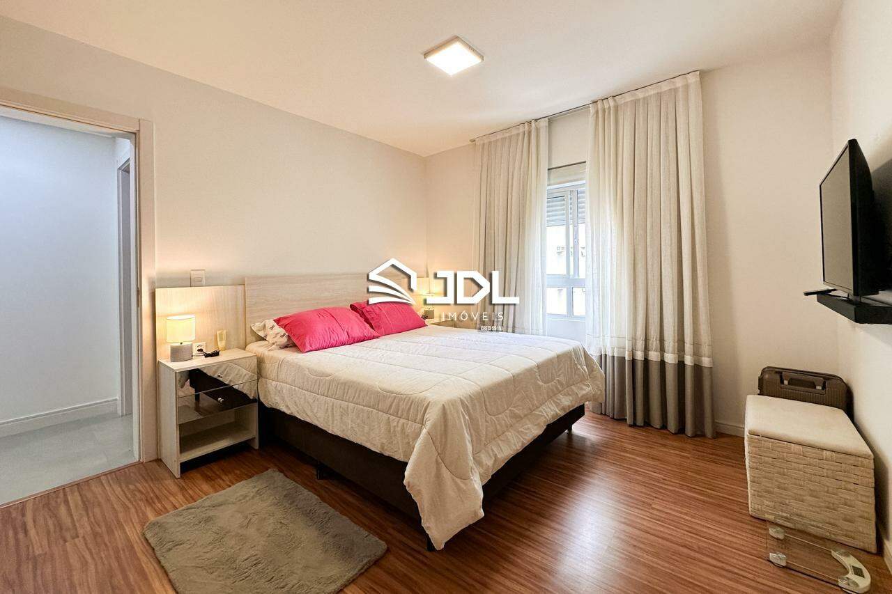 Apartamento à venda no bairro Vila Nova: