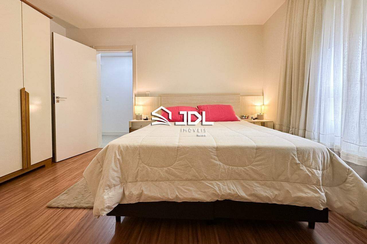 Apartamento à venda no bairro Vila Nova:
