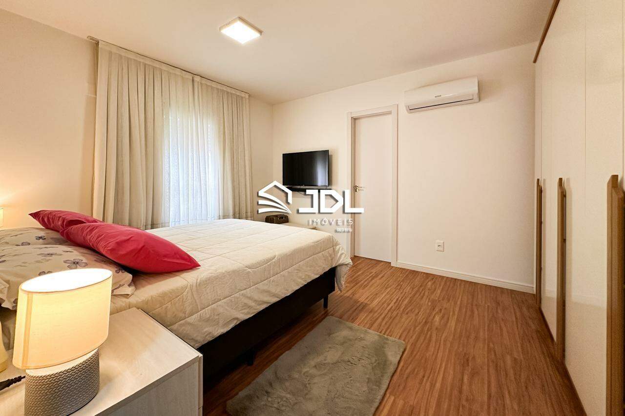 Apartamento à venda no bairro Vila Nova: