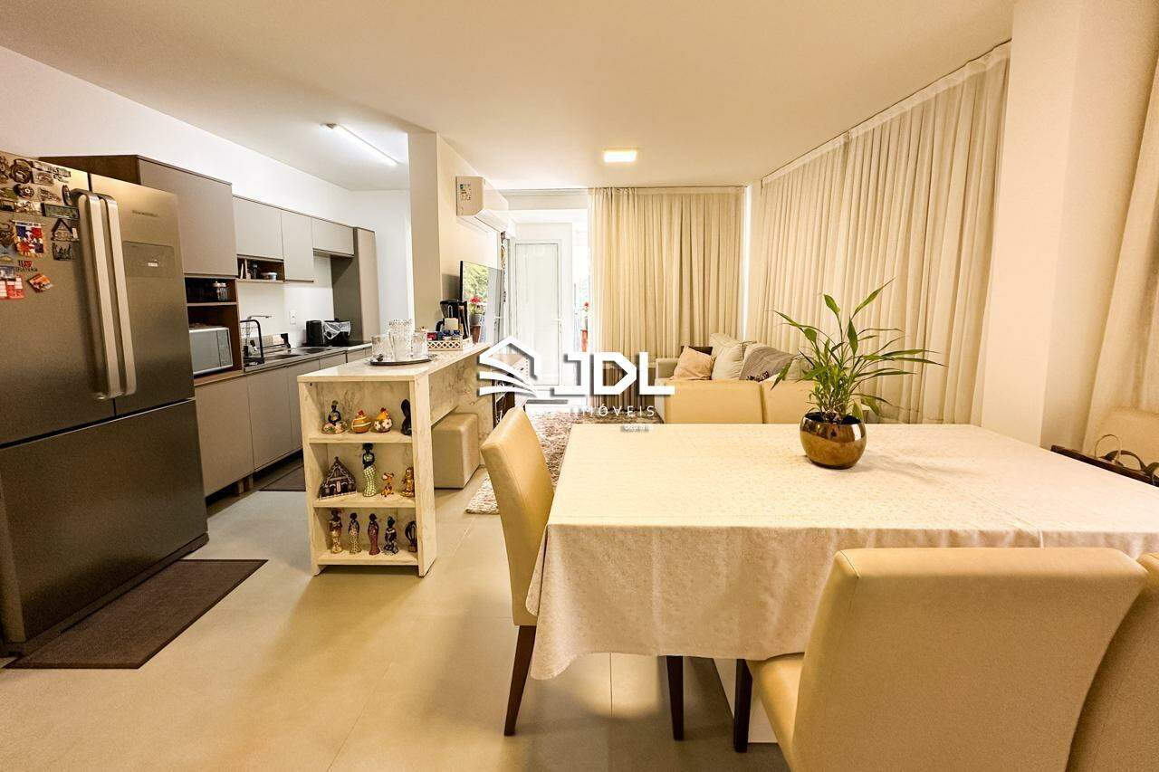 Apartamento à venda no bairro Vila Nova: