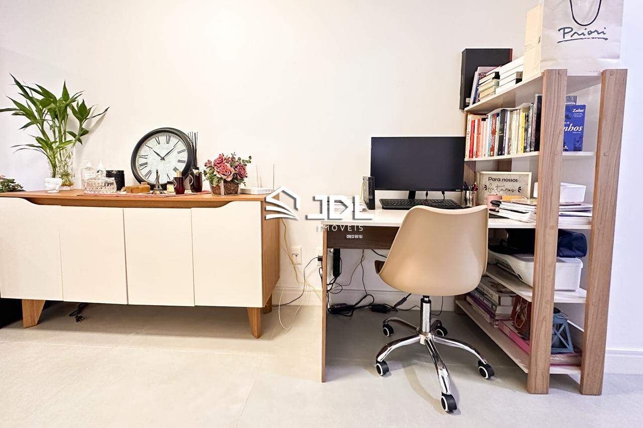 Apartamento à venda no bairro Vila Nova: