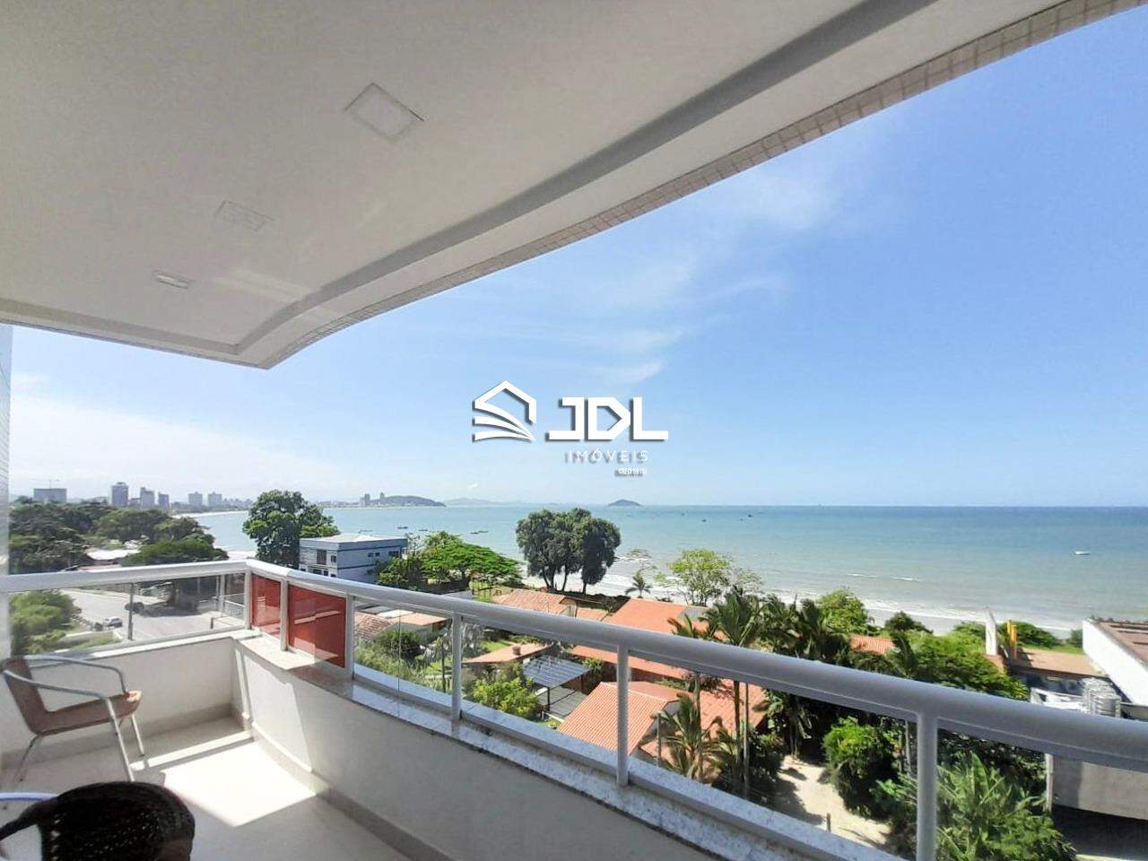 Apartamento à venda no bairro Armação: 