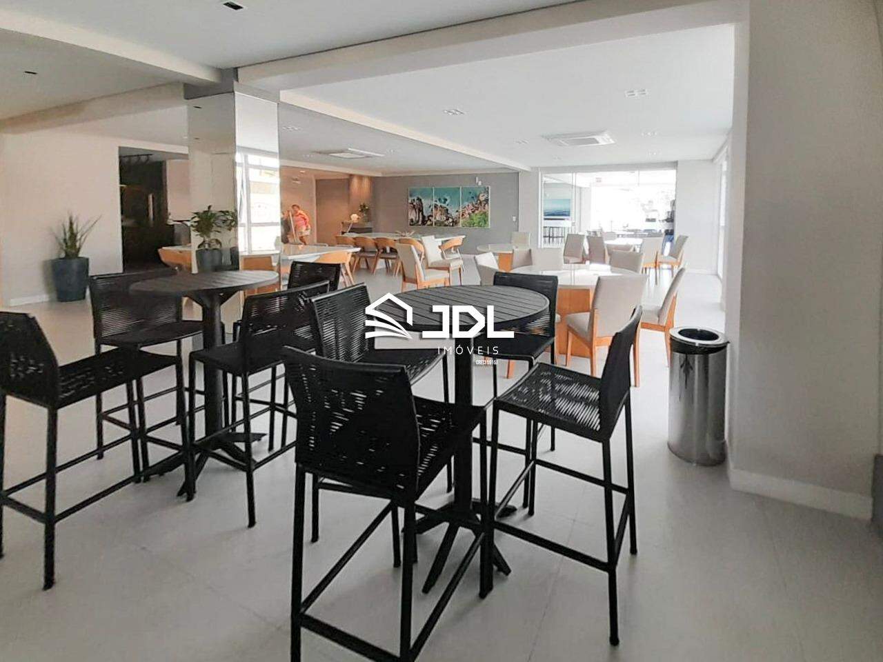 Apartamento à venda no bairro Armação: 