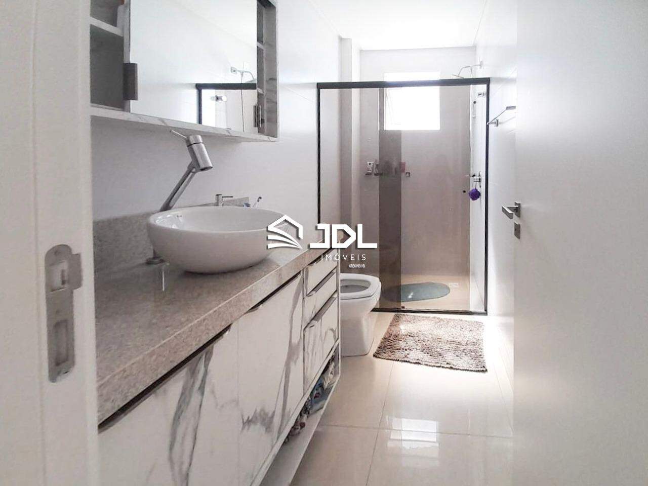 Apartamento à venda no bairro Armação: 