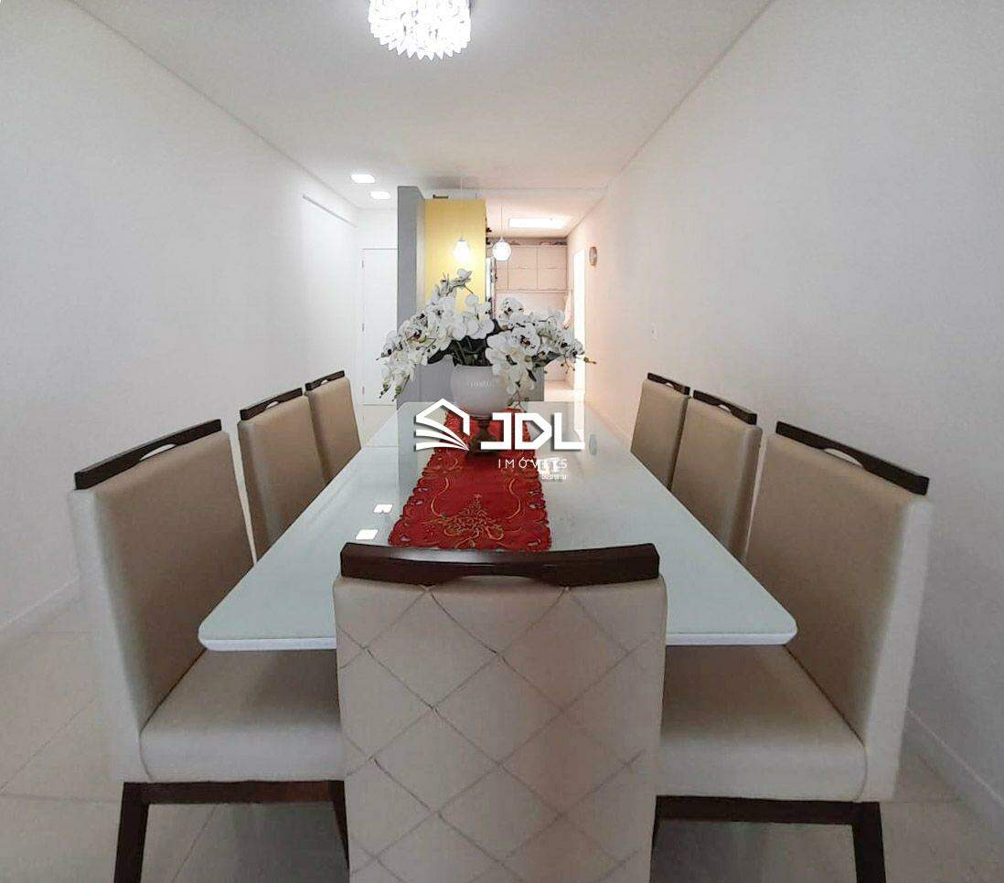 Apartamento à venda no bairro Armação: 