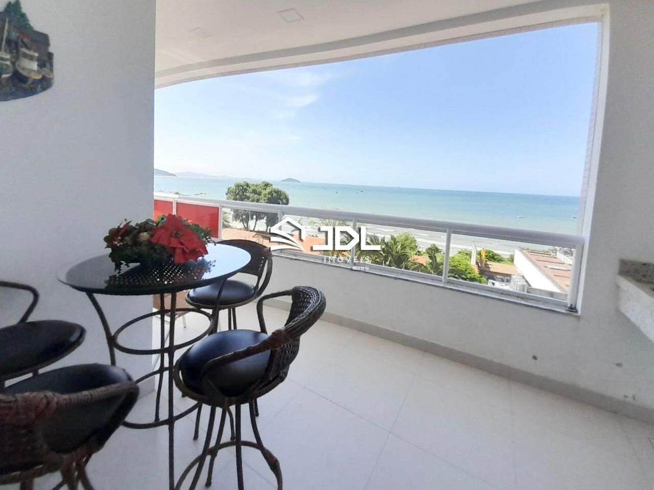 Apartamento à venda no bairro Armação: 