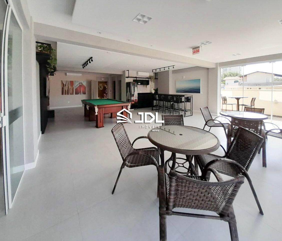 Apartamento à venda no bairro Armação: 