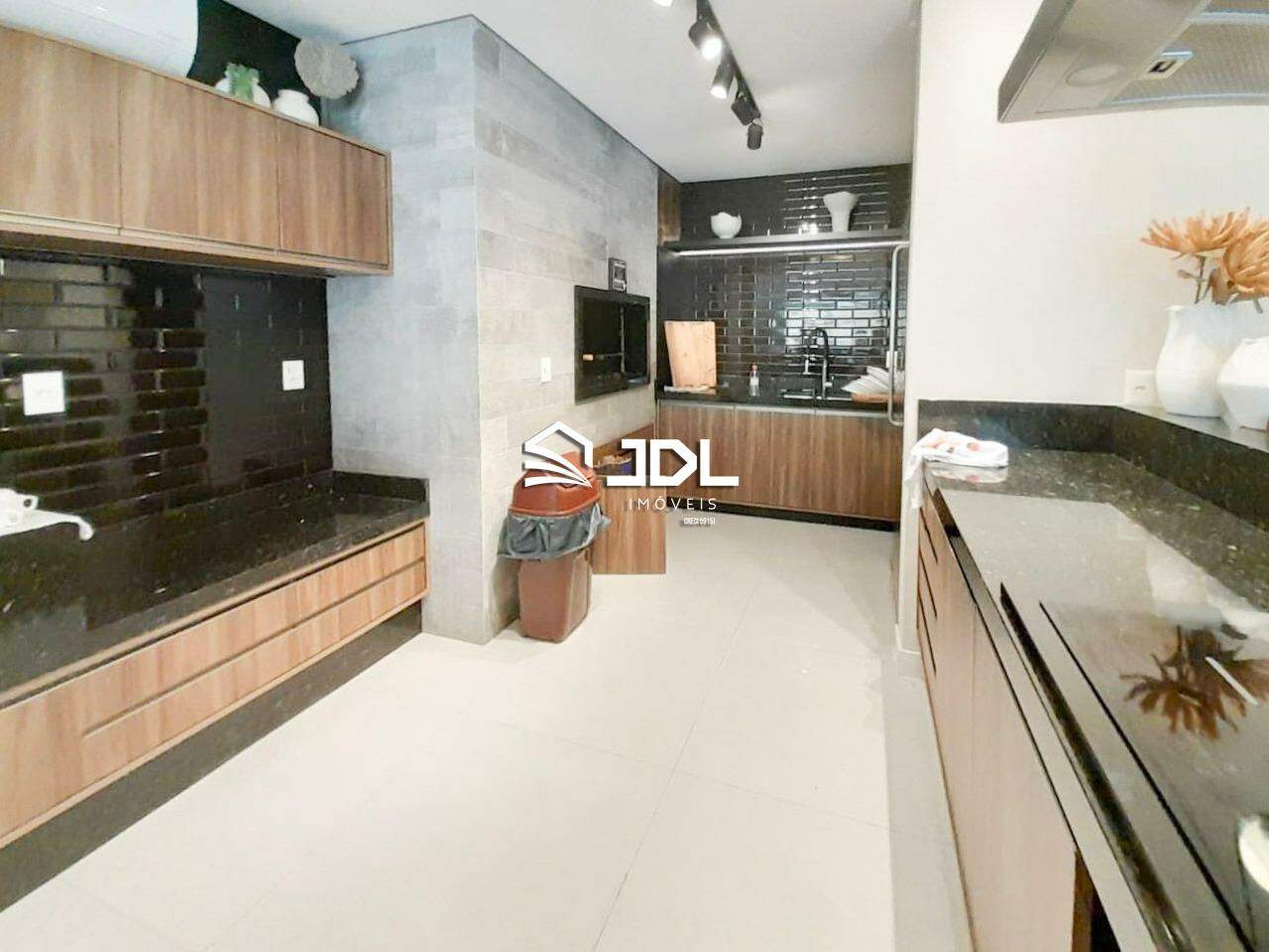 Apartamento à venda no bairro Armação: 