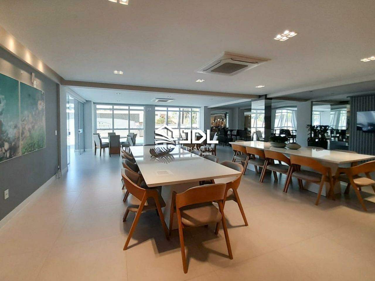 Apartamento à venda no bairro Armação: 