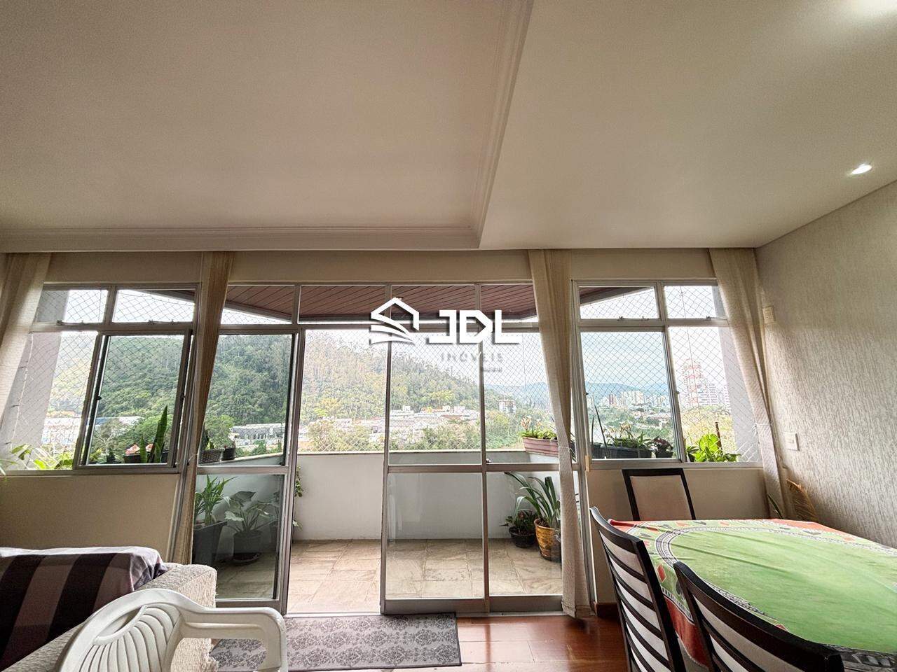 Apartamento à venda no bairro Ponta Aguda: 