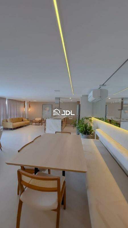 Apartamento à venda no bairro Centro: 