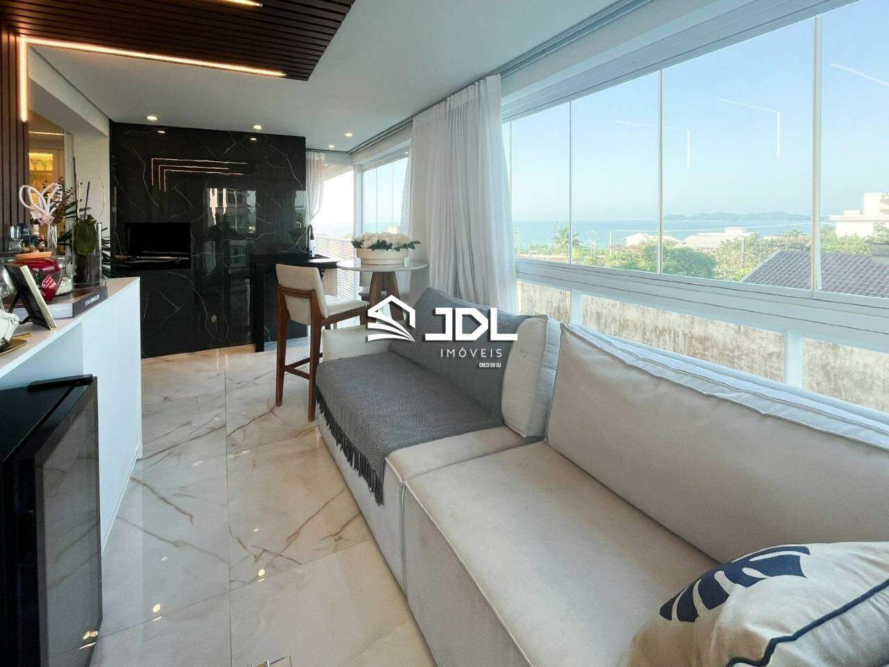 Apartamento à venda no bairro Centro: 