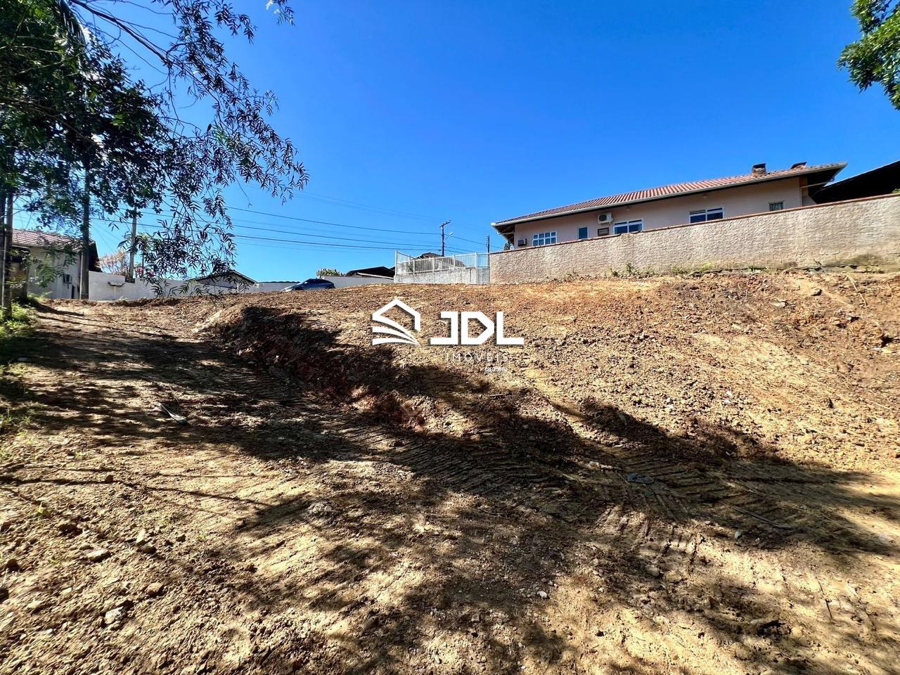 Terreno à venda no bairro Velha: 