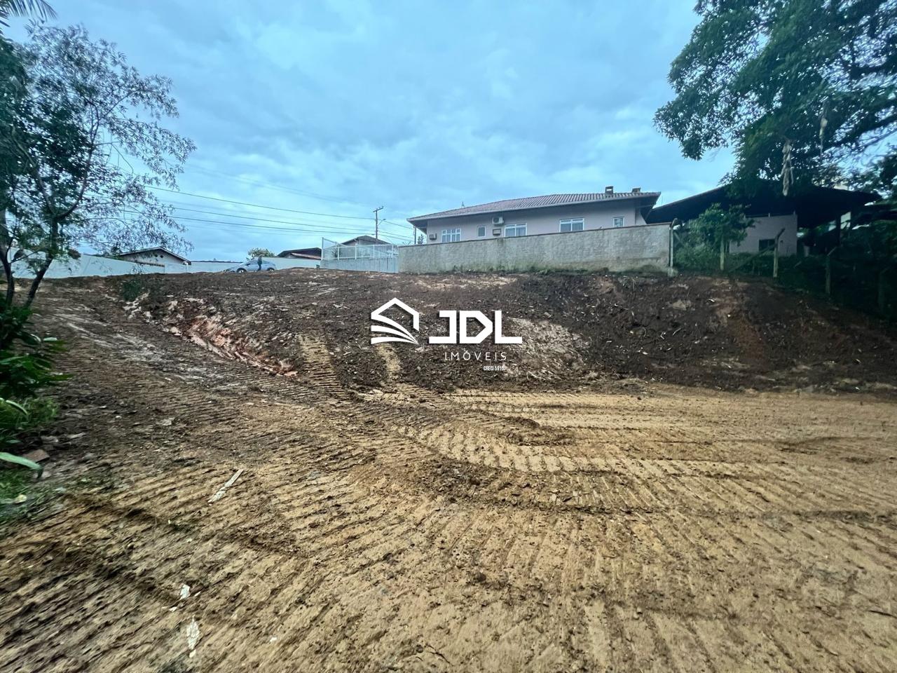 Terreno à venda no bairro Velha: 