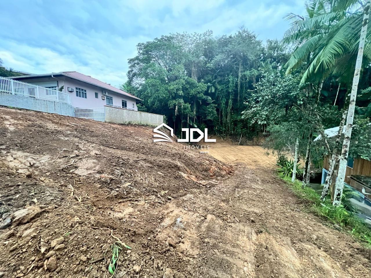 Terreno à venda no bairro Velha: 