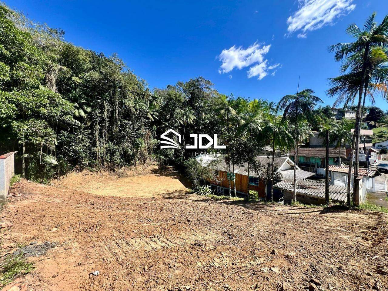 Terreno à venda no bairro Velha: 