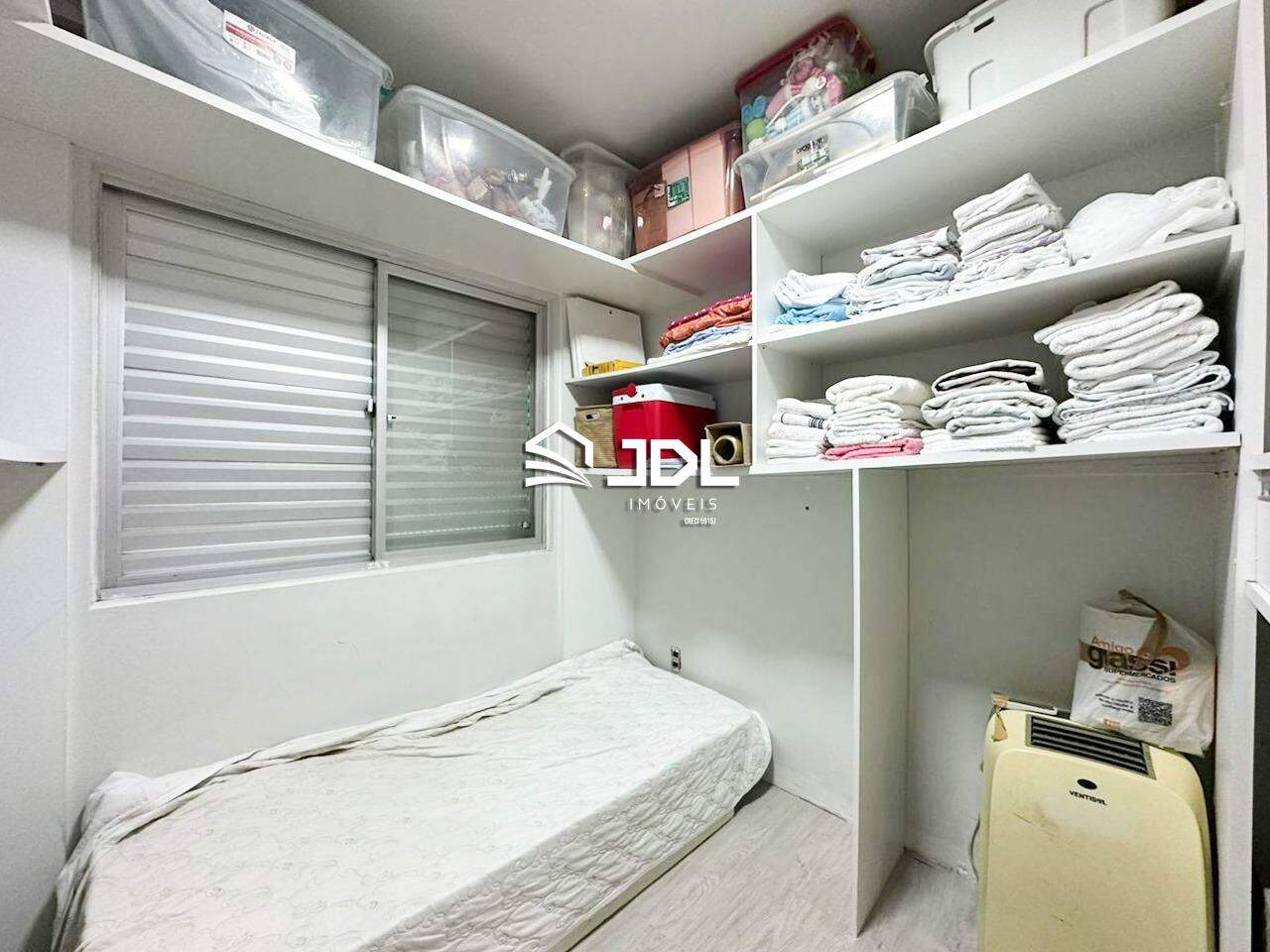 Apartamento à venda no bairro Velha: 