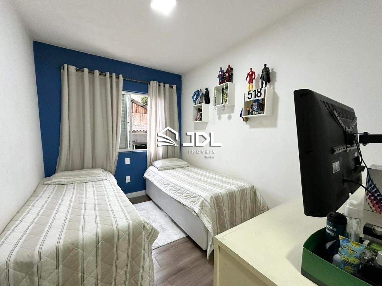 Apartamento à venda no bairro Velha: 