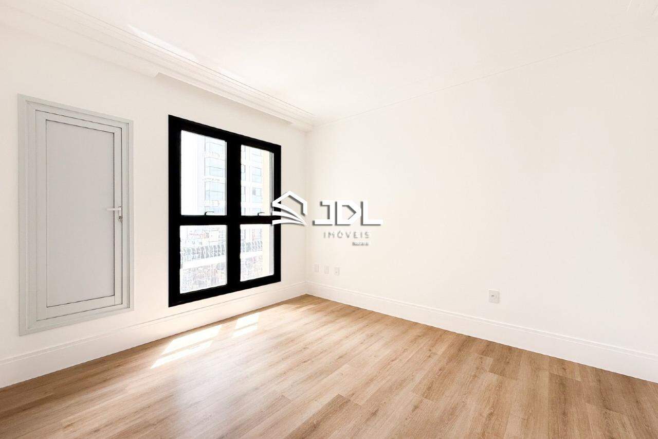 Apartamento à venda no bairro Centro: 