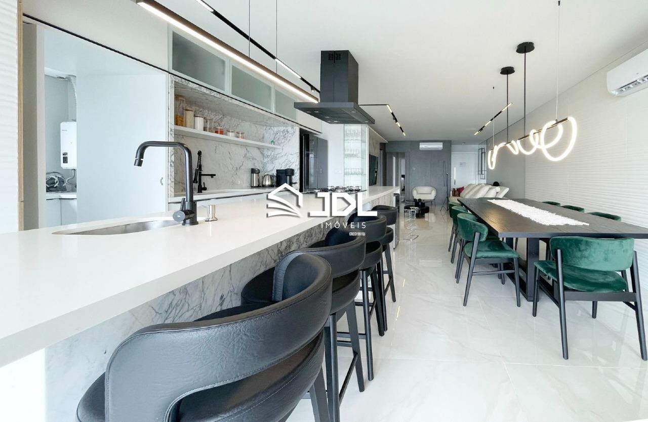 Apartamento à venda no bairro Centro: 