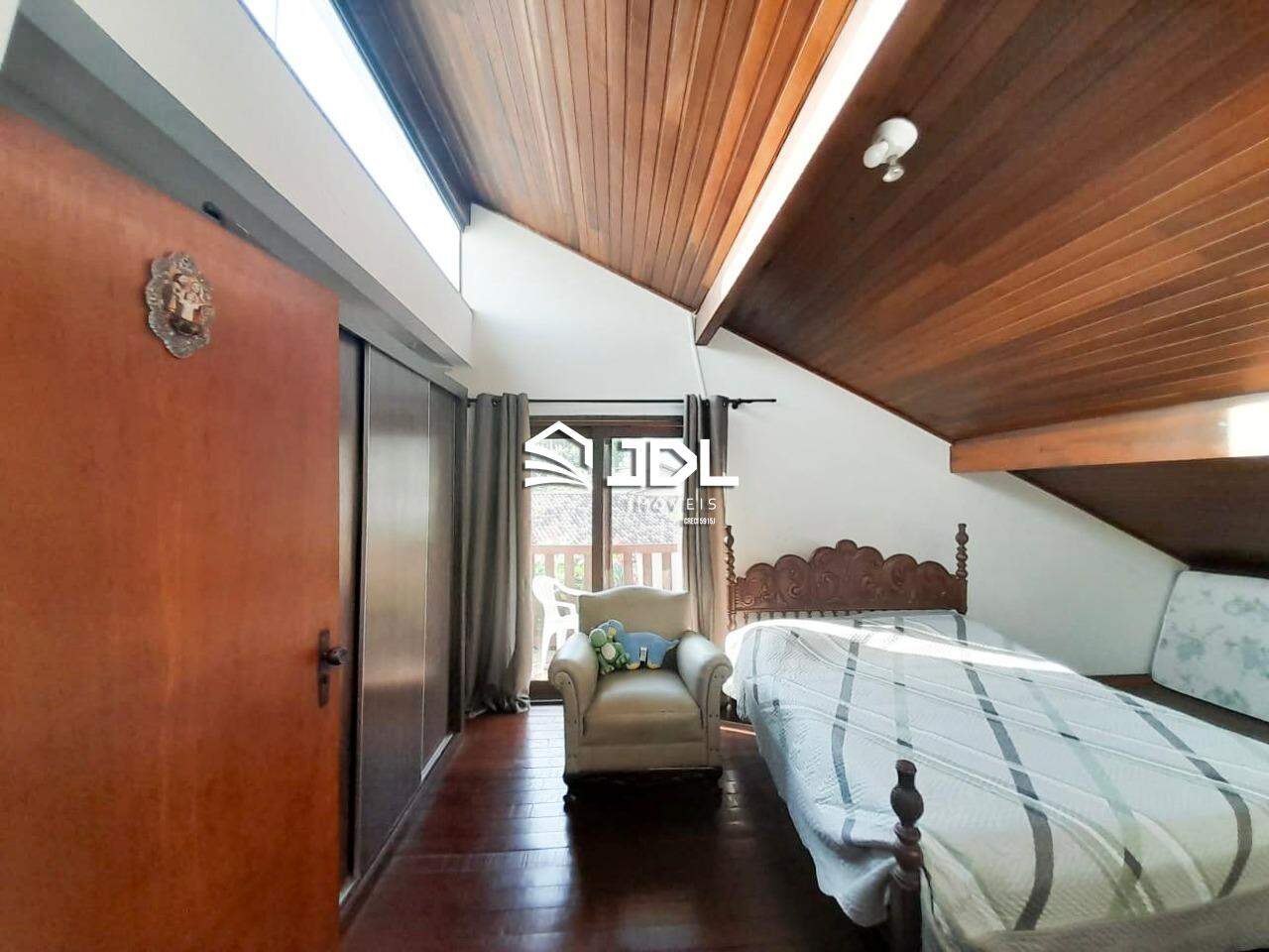 Casa à venda no bairro Centro: 
