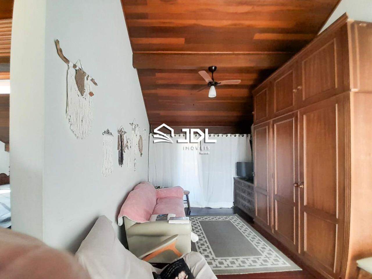 Casa à venda no bairro Centro: 