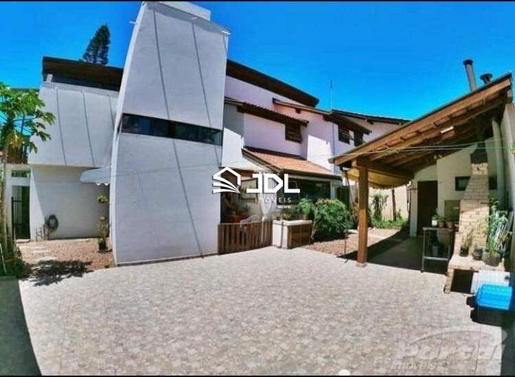 Casa à venda no bairro Centro: 