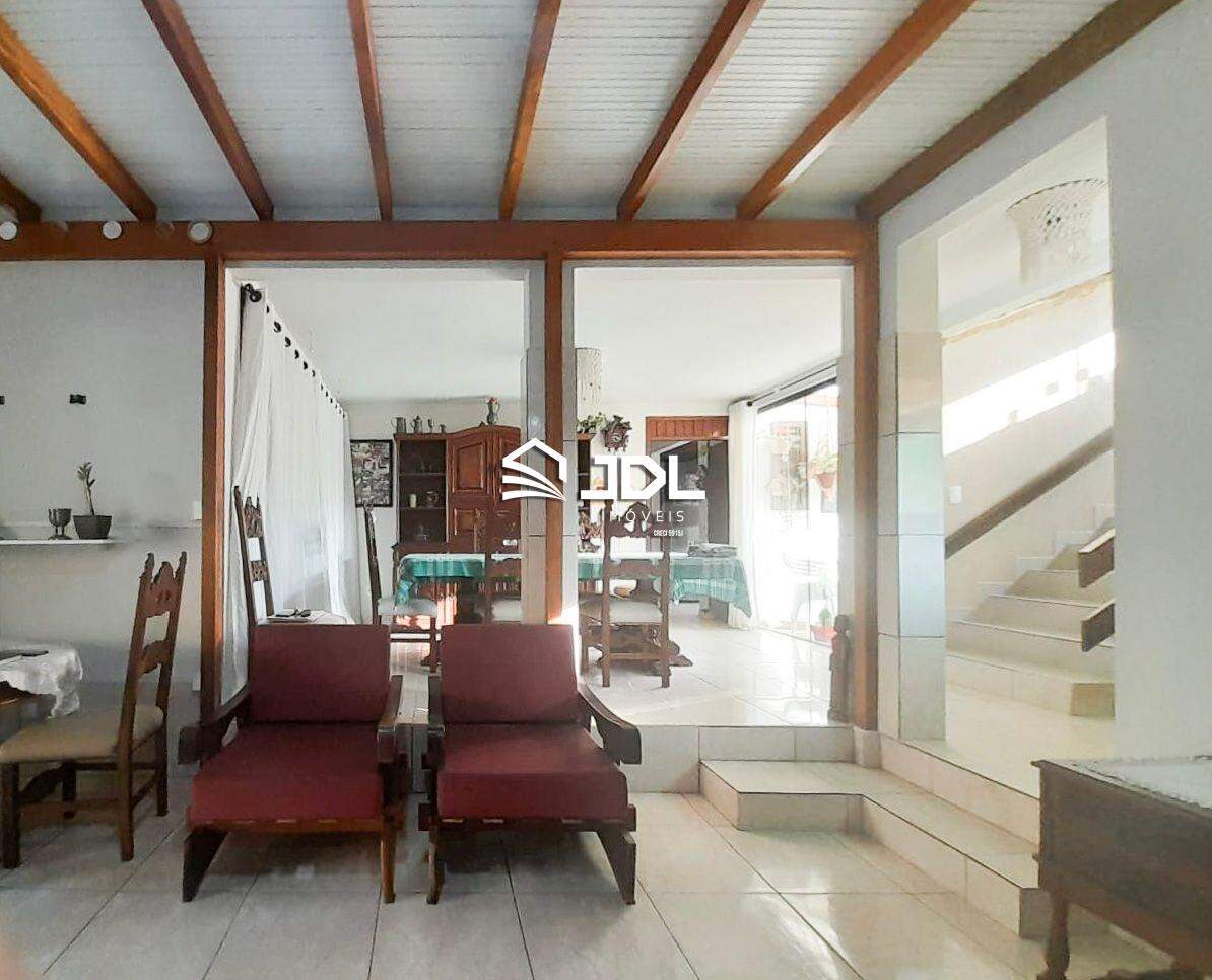 Casa à venda no bairro Centro: 