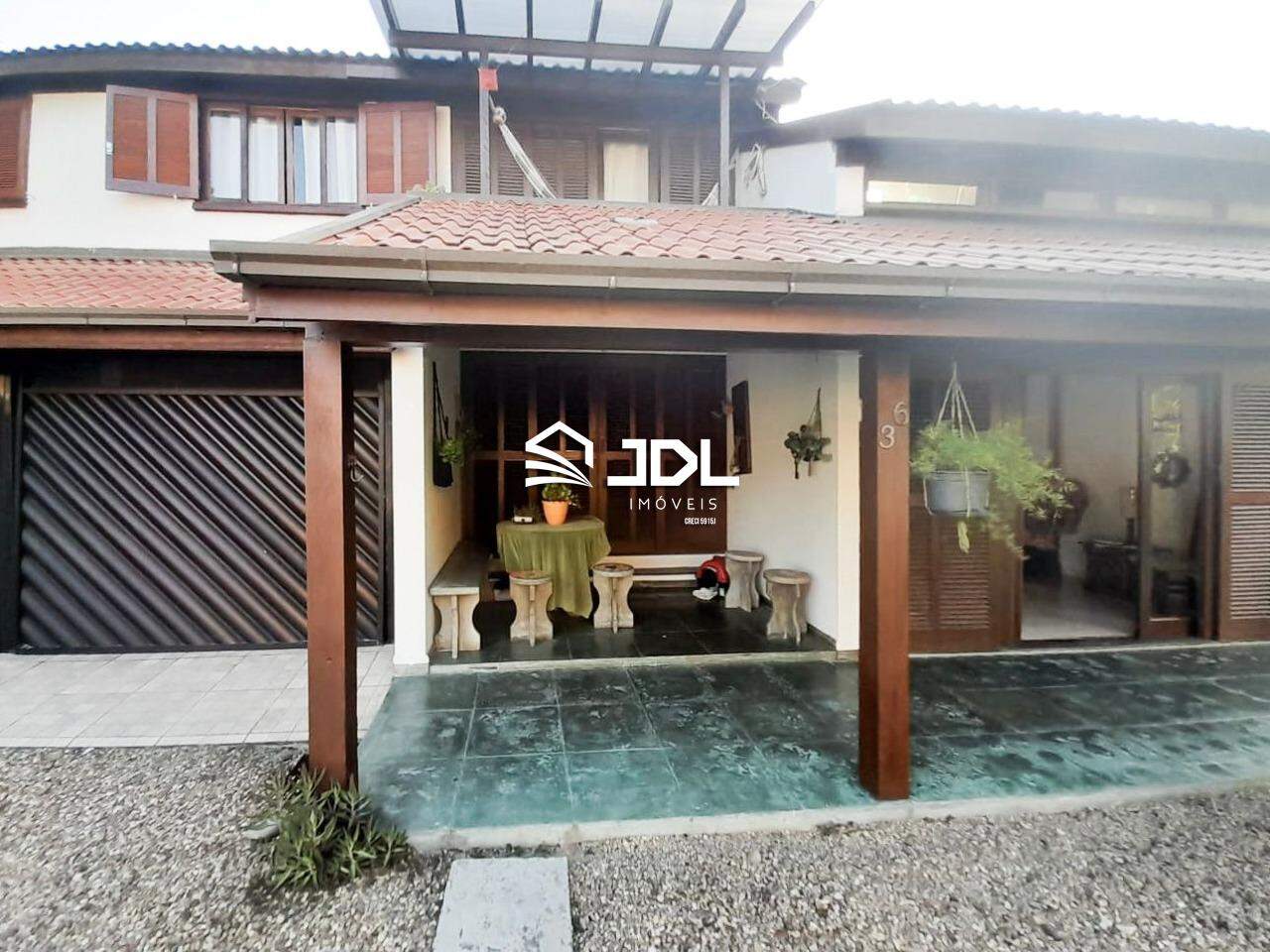Casa à venda no bairro Centro: 