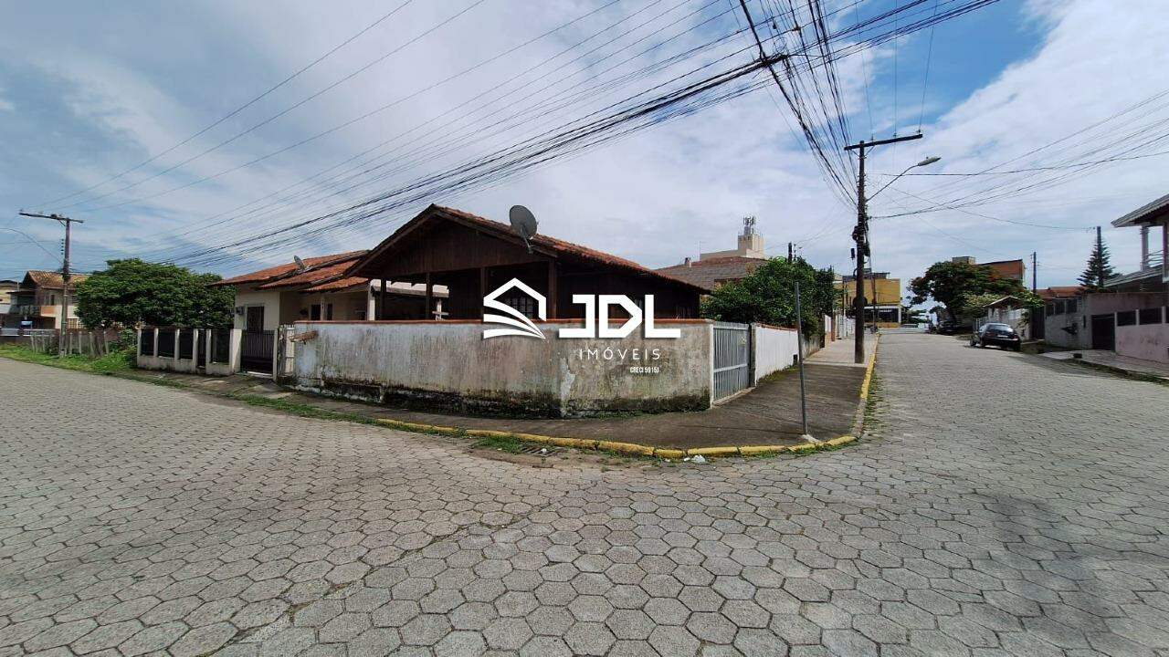 Casa à venda no bairro Centro: 