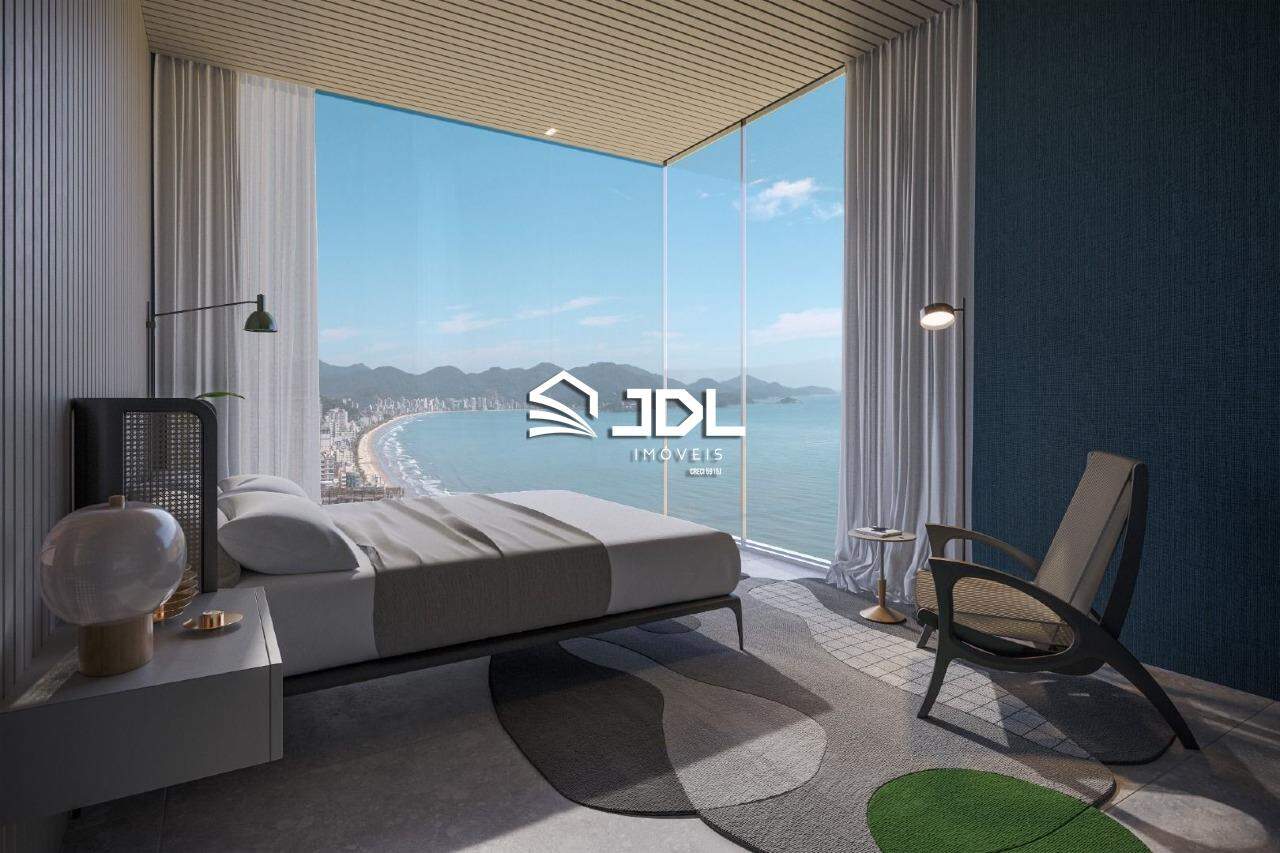 Apartamento à venda no bairro Meia Praia: 