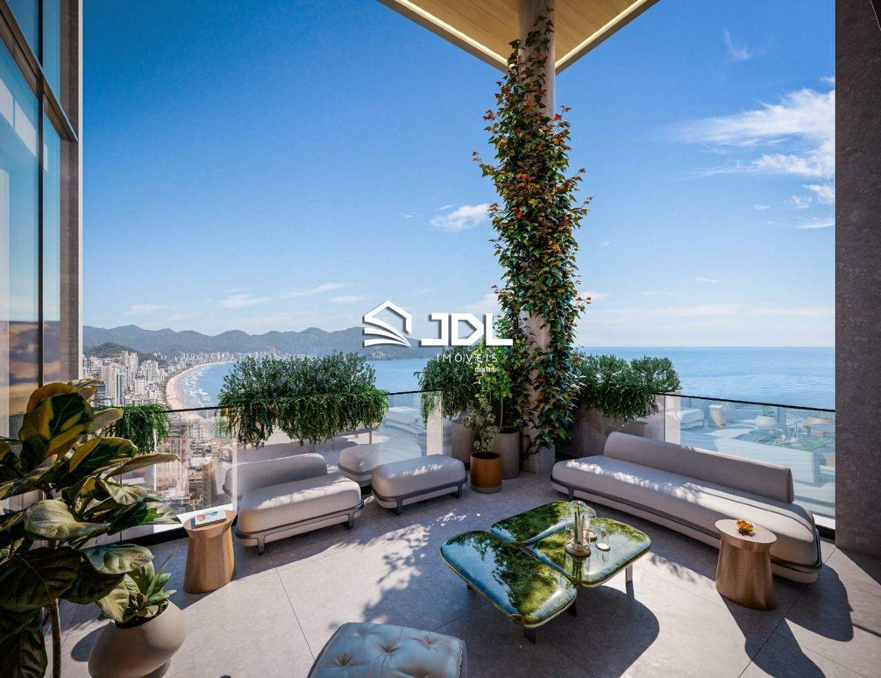 Apartamento à venda no bairro Meia Praia: 