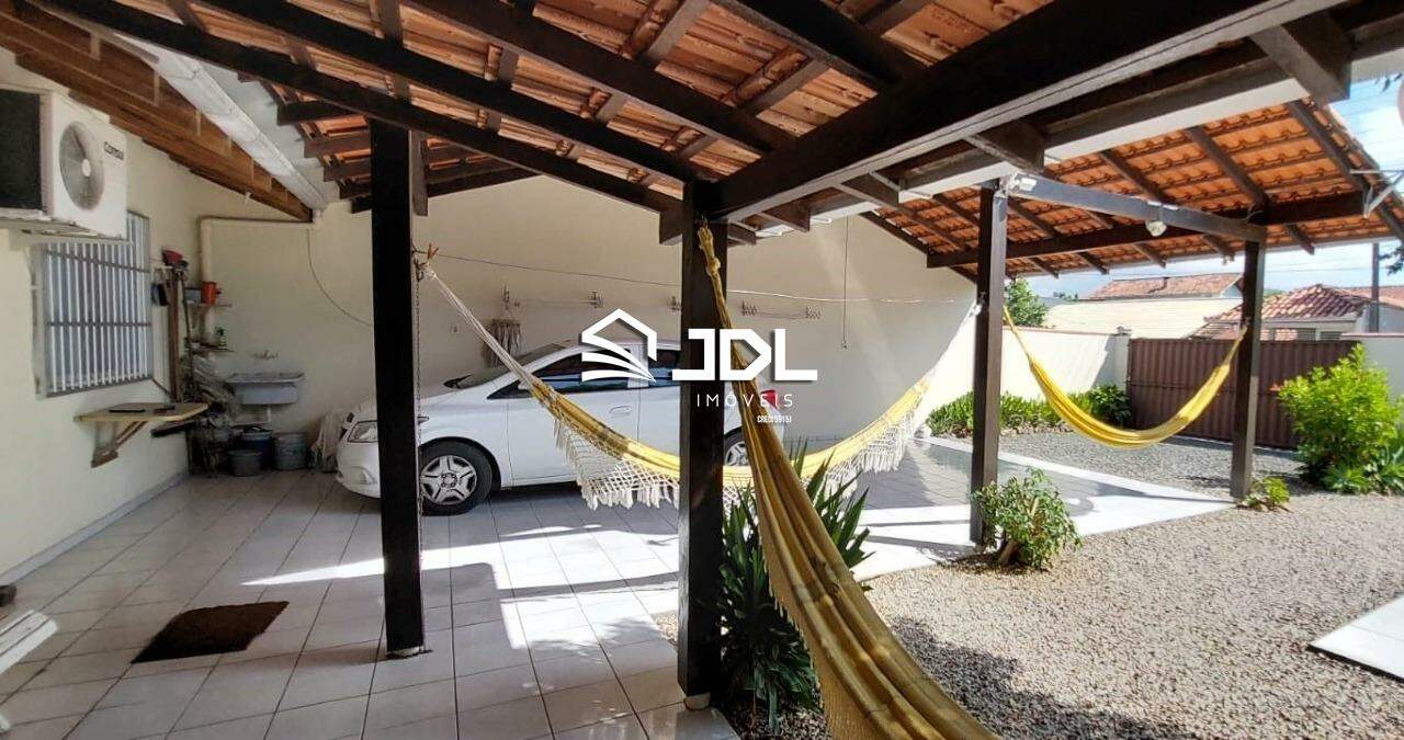 Casa à venda no bairro Armação: 