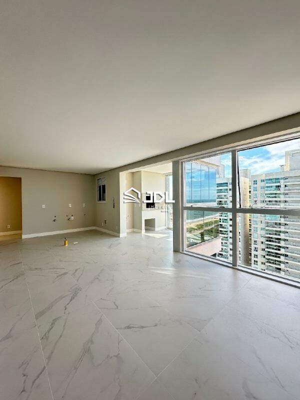 Apartamento à venda no bairro Centro: 