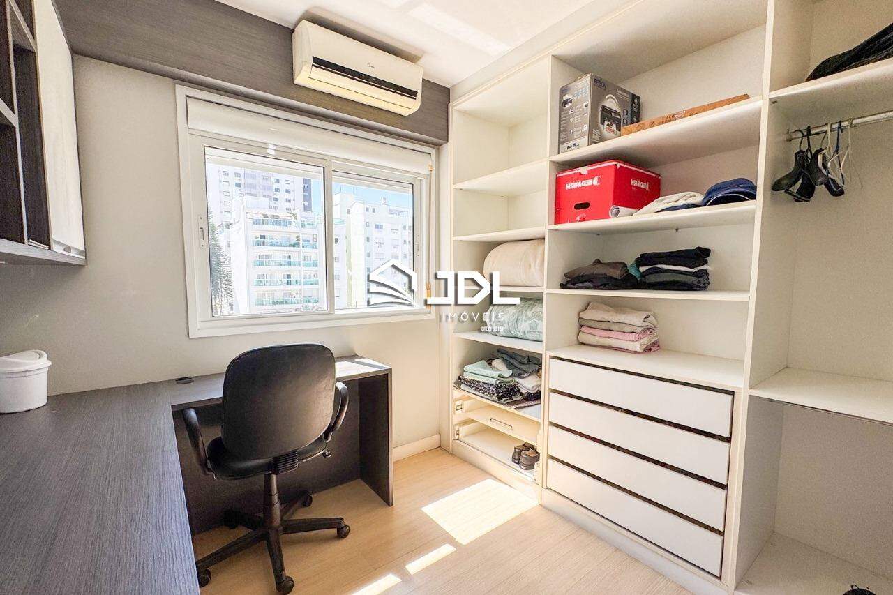Apartamento à venda no bairro Victor Konder: 