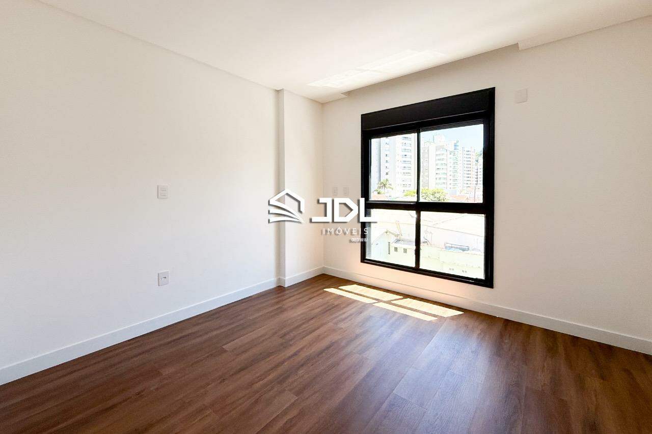 Apartamento à venda no bairro Victor Konder: 