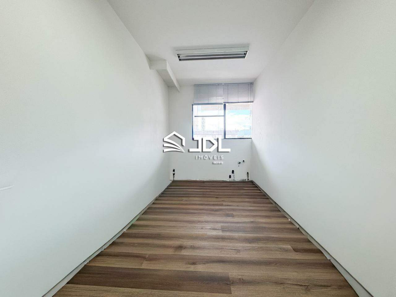 Sala à venda no bairro Centro: 