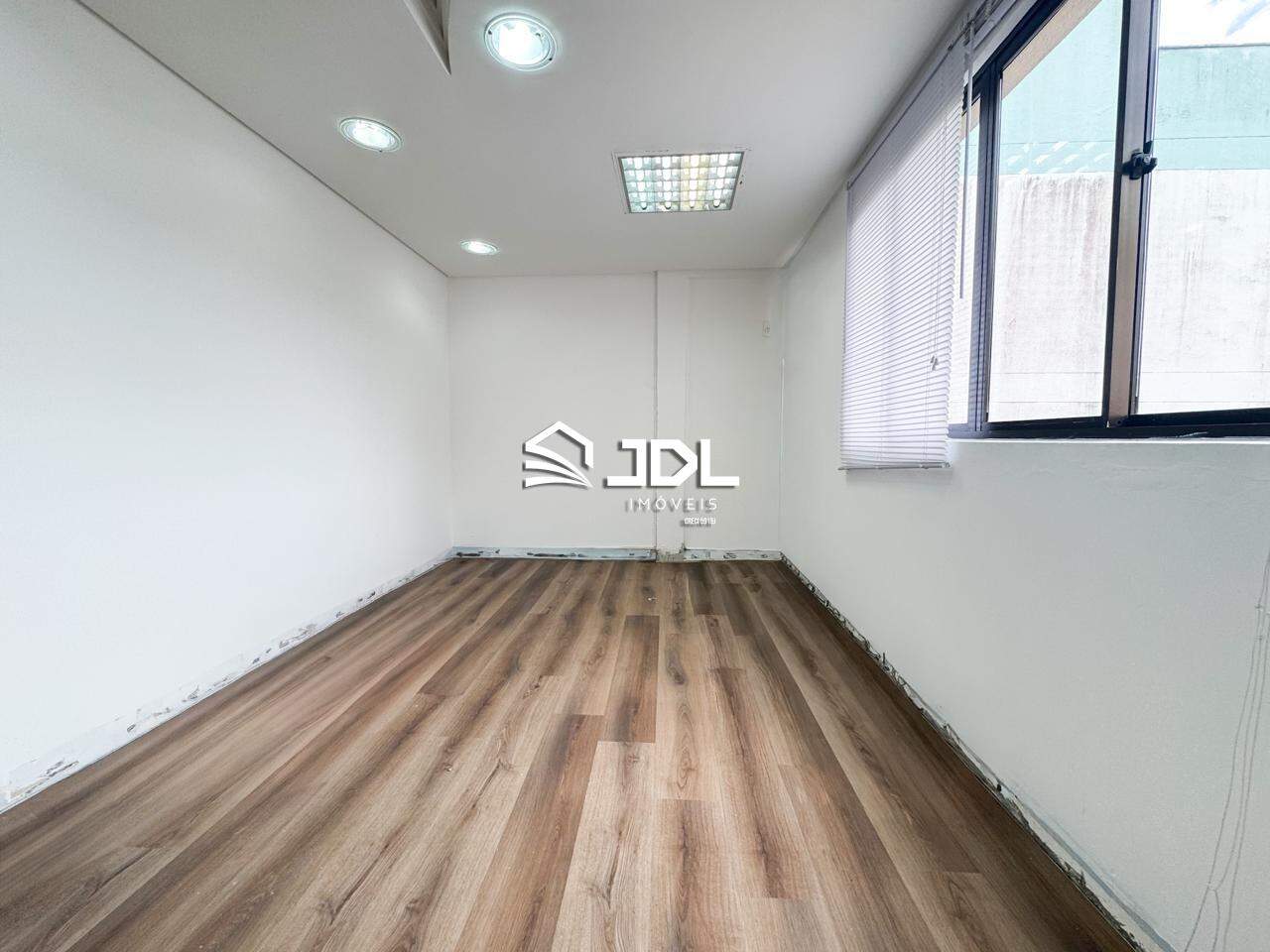 Sala à venda no bairro Centro: 