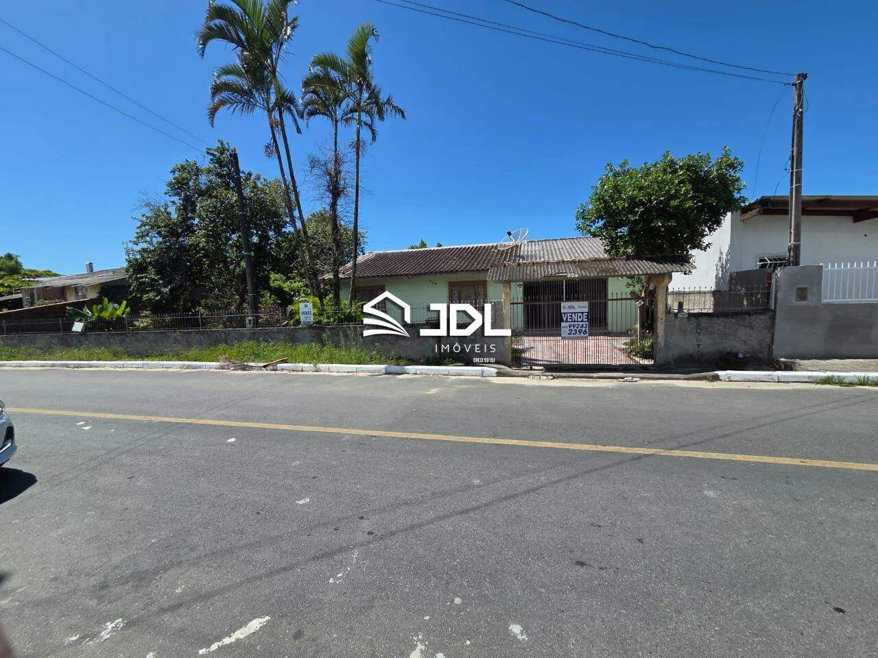 Casa à venda no bairro Armação: 