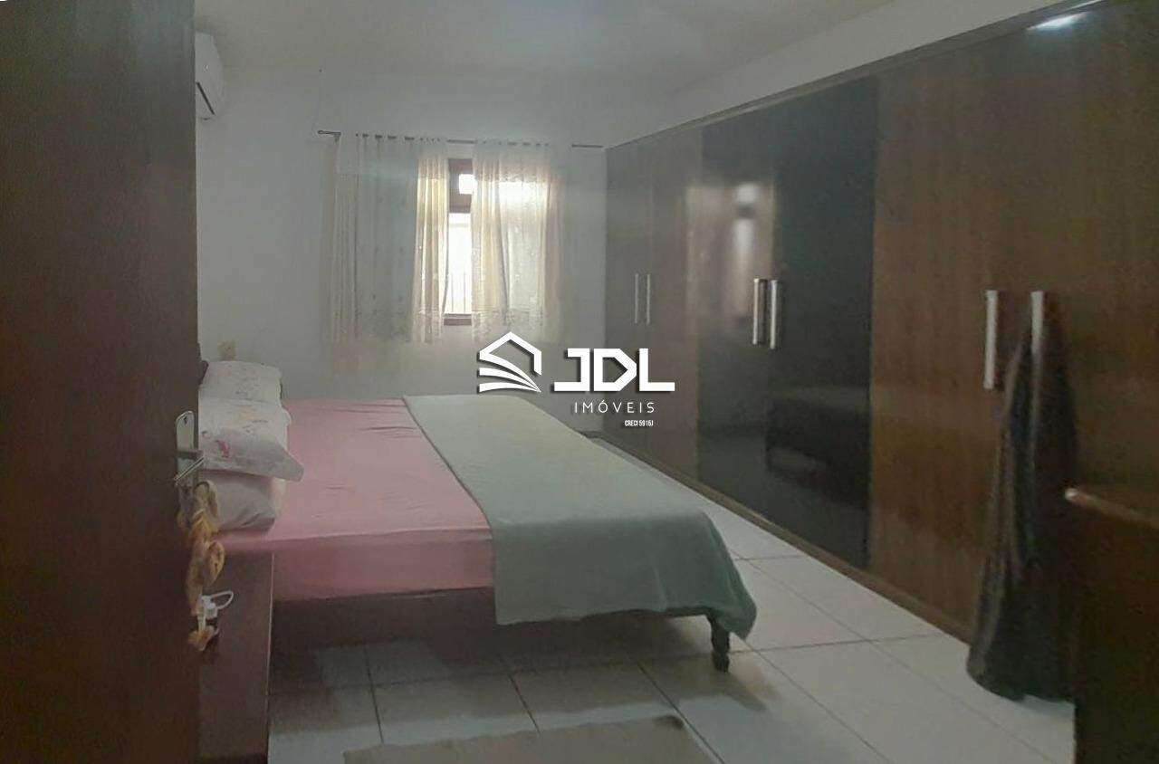 Casa à venda no bairro Centro: 