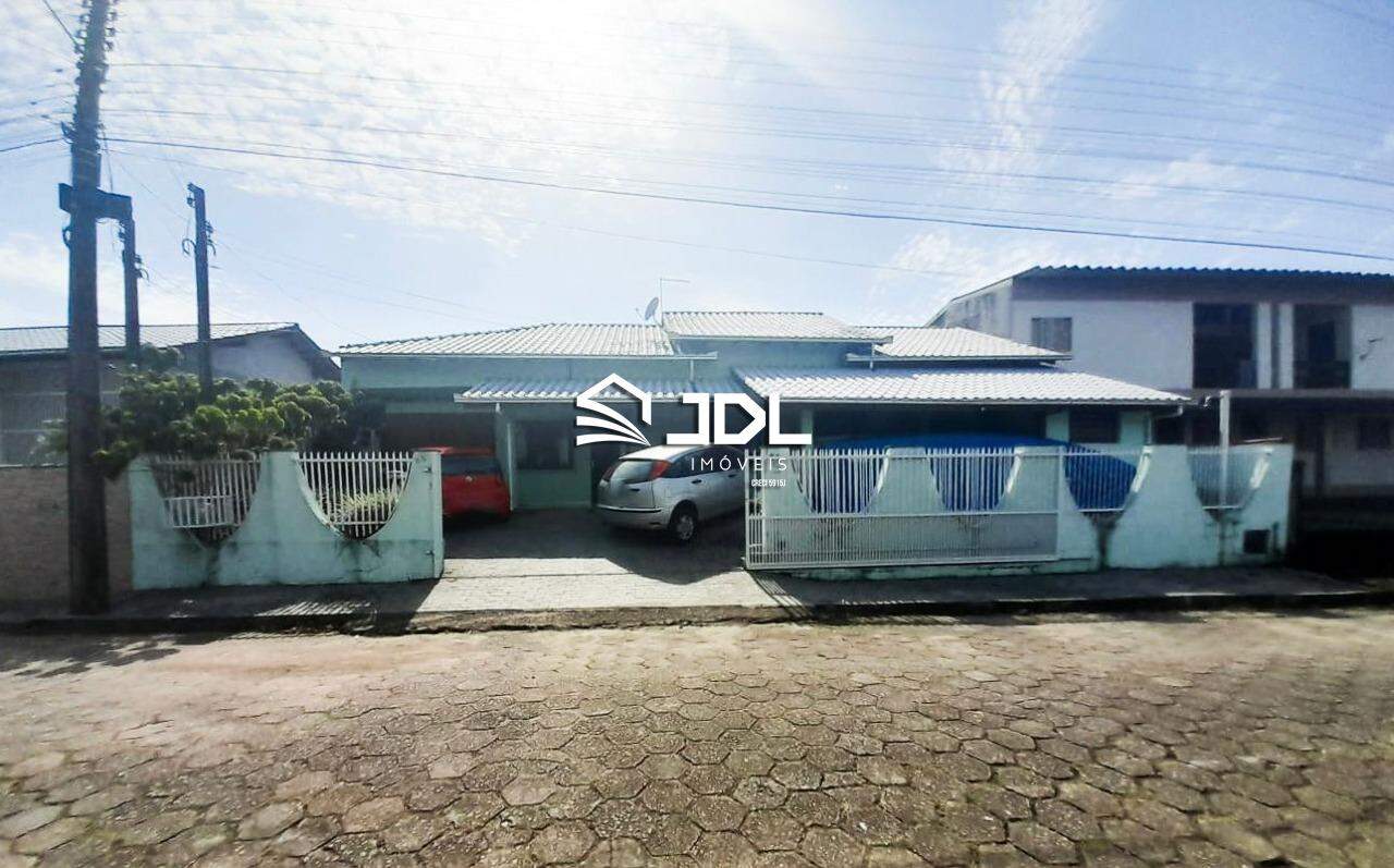 Casa à venda no bairro Centro: 