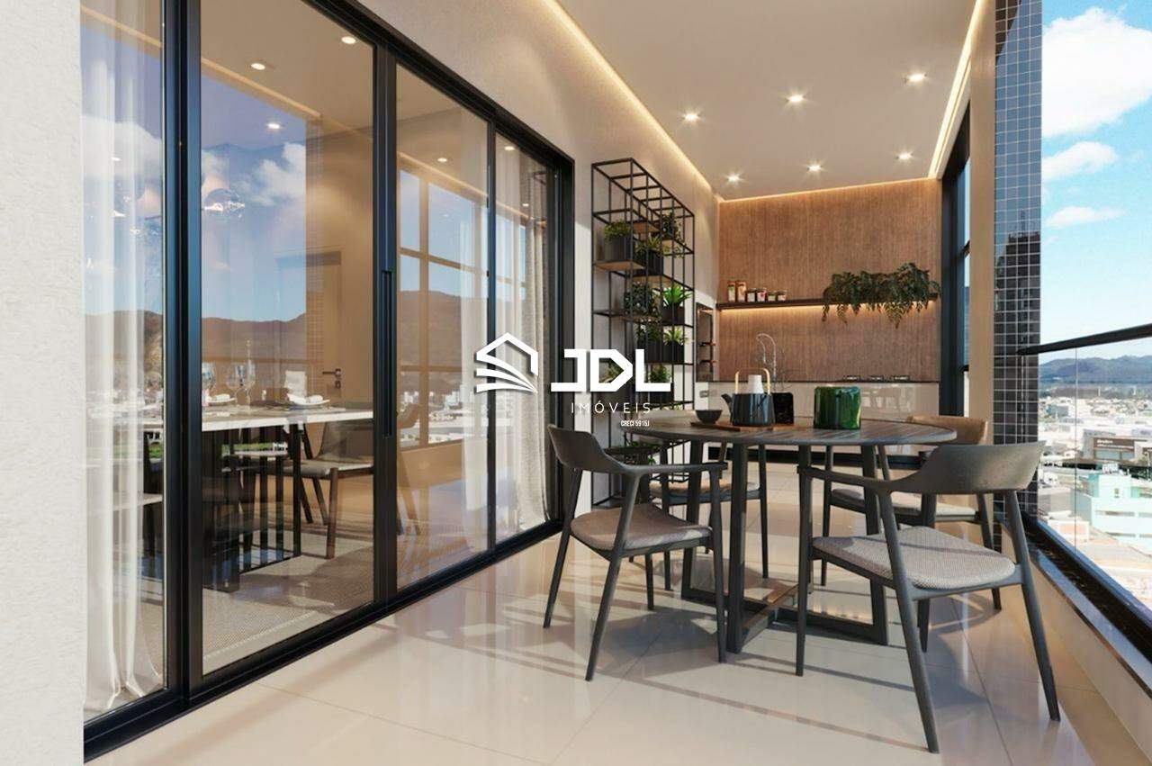 Apartamento à venda no bairro Meia Praia: 