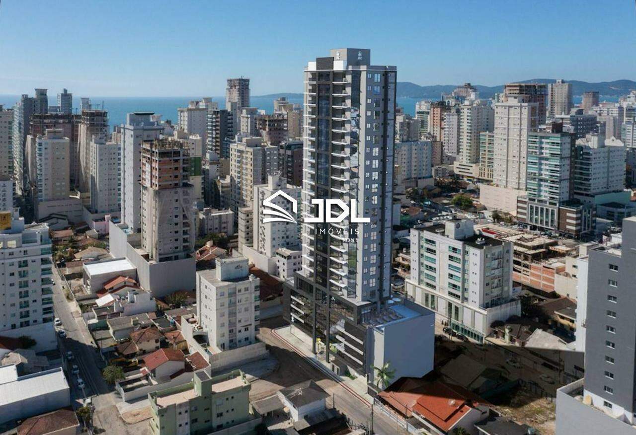 Apartamento à venda no bairro Meia Praia: 