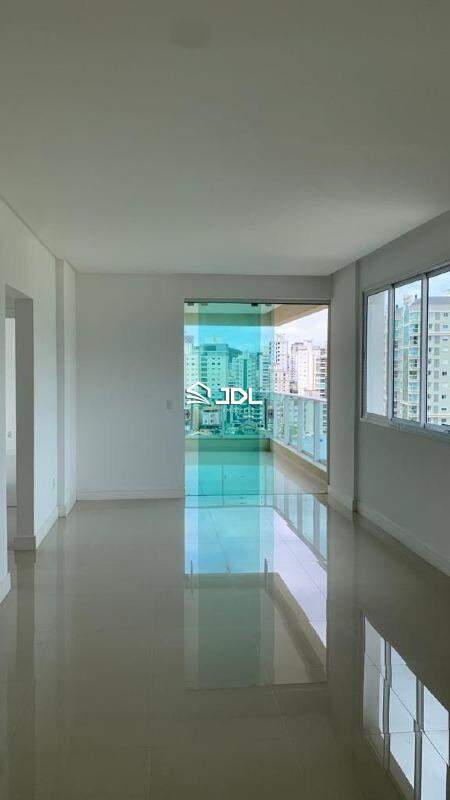 Apartamento à venda no bairro Centro: 