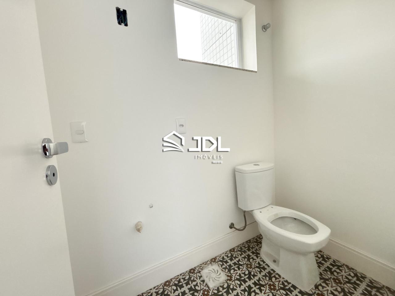 Apartamento à venda no bairro Ponta Aguda: 