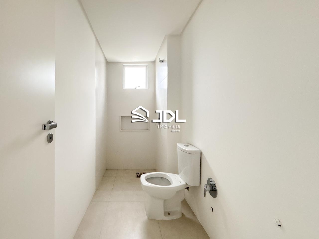 Apartamento à venda no bairro Ponta Aguda: 