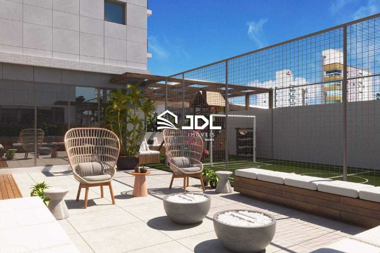 Apartamento à venda no bairro Meia Praia: 