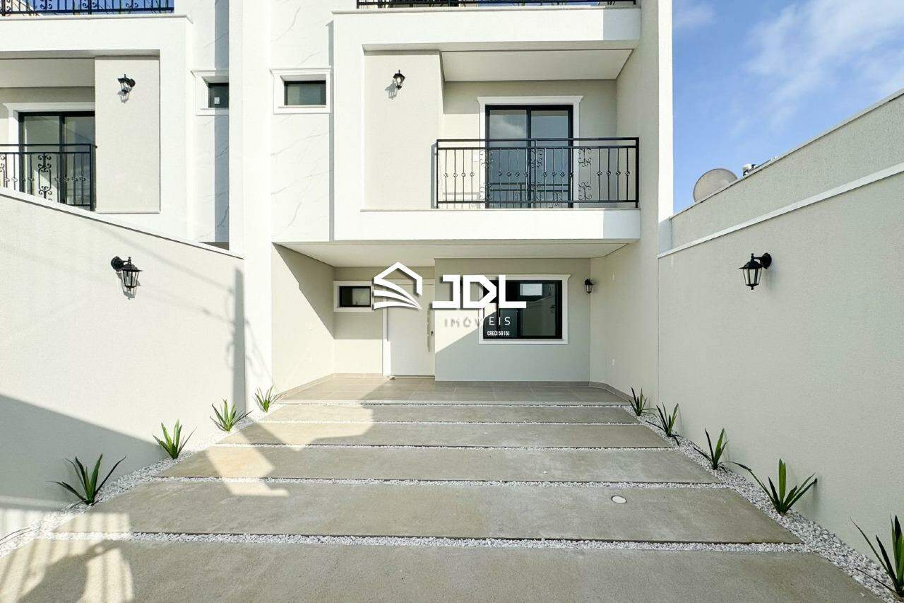 Casa à venda no bairro Armação: 