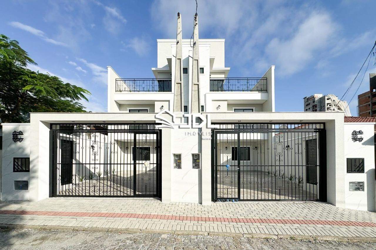 Casa à venda no bairro Armação: 