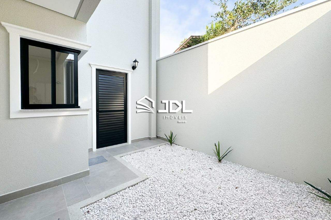 Casa à venda no bairro Armação: 